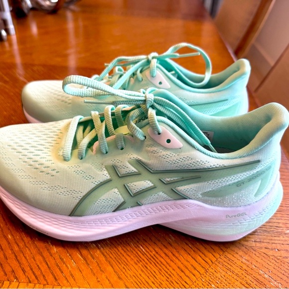 Asics GT 2000-12 gel comfort, mint/white, 7.  Worn once, like new without box! - Picture 3 of 5
